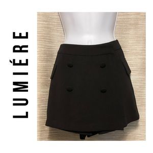 NWOT Super sexy black skort